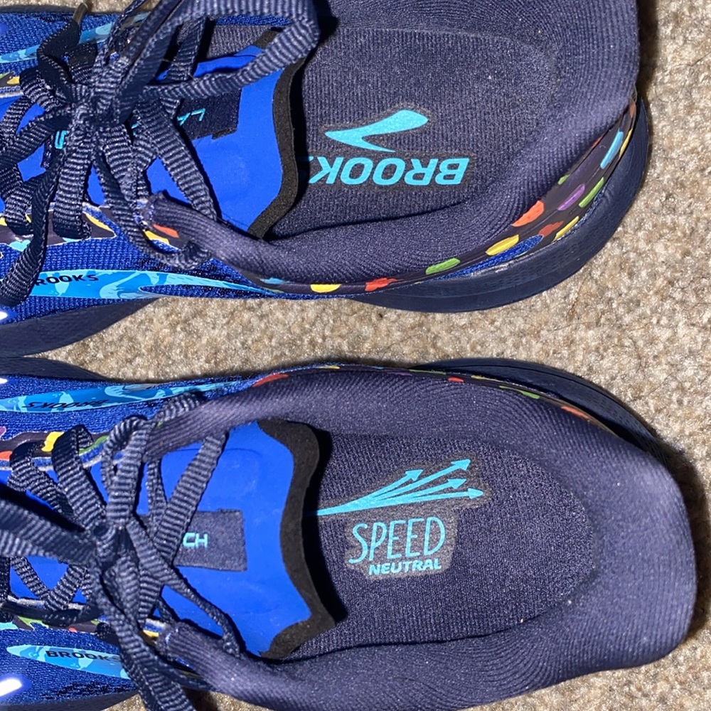 BROOKS Launch 9 - Picture 5 of 7